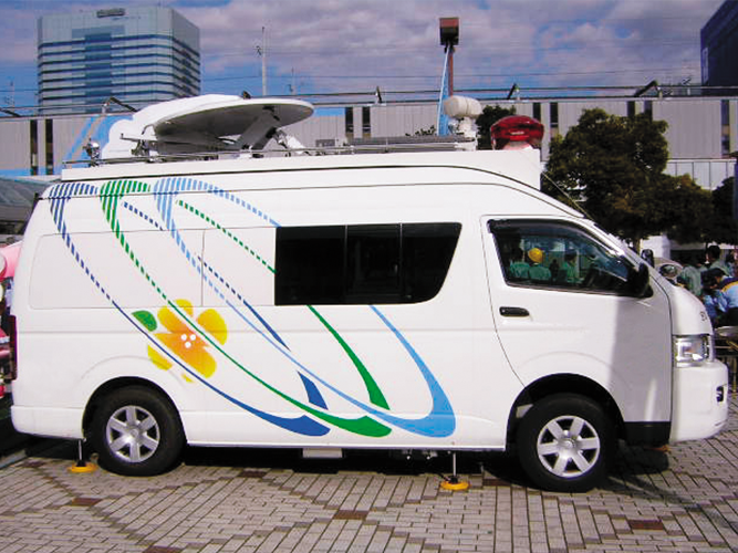 衛星中継車両（ＳＪ４使用）